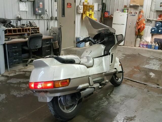 JH2RC3406KM000145 - 1989 HONDA PC800 WHITE photo 4