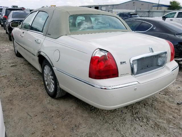 1LNHM82W43Y699979 - 2003 LINCOLN TOWN CAR S CREAM photo 3