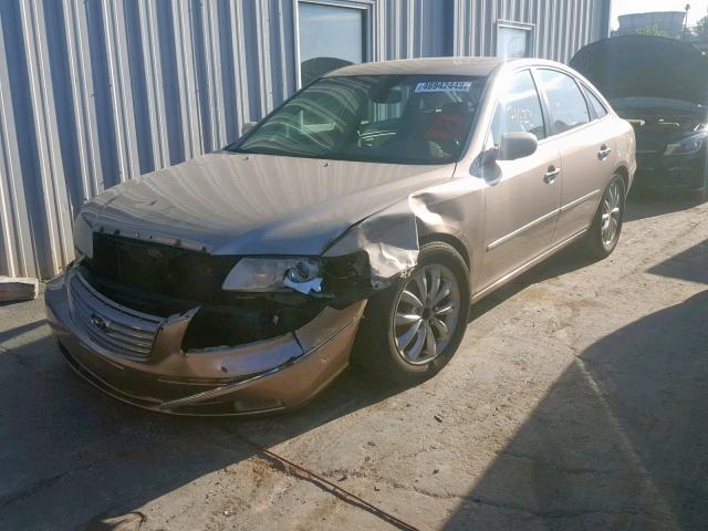 KMHFC46F36A115789 - 2006 HYUNDAI AZERA SE GOLD photo 2