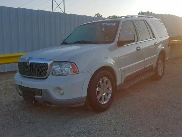 5LMFU27R34LJ42175 - 2004 LINCOLN NAVIGATOR WHITE photo 2