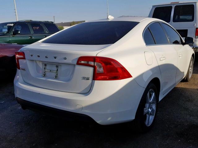 YV1622FS2C2103531 - 2012 VOLVO S60 T5 WHITE photo 4