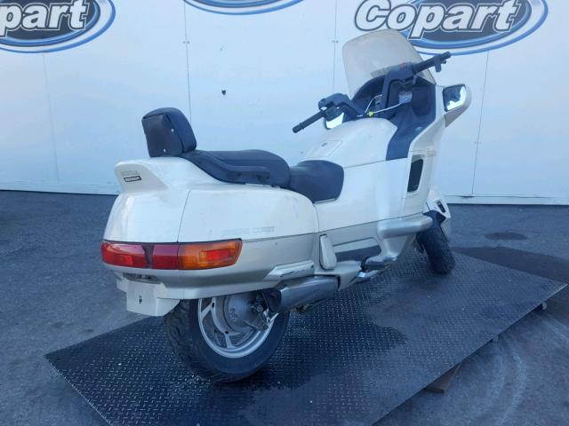 JH2RC3412KM000569 - 1989 HONDA PC800 WHITE photo 4