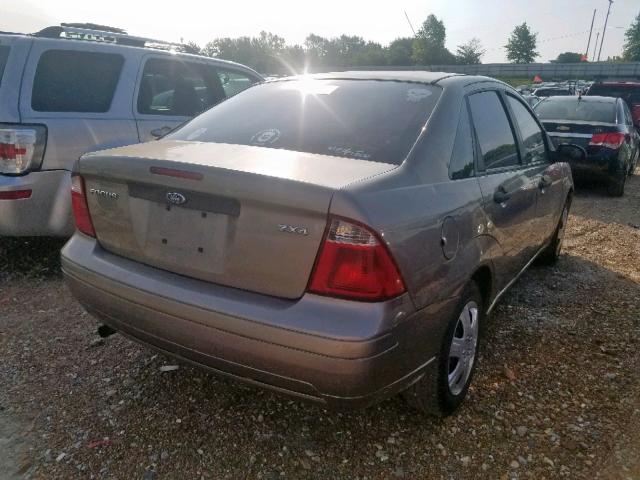 1FAFP34N75W232814 - 2005 FORD FOCUS ZX4 BROWN photo 4