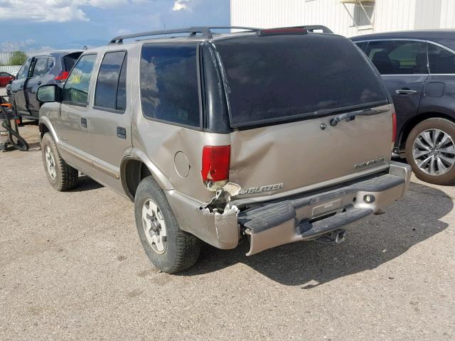 1GNDT13W22K157915 - 2002 CHEVROLET BLAZER GOLD photo 3