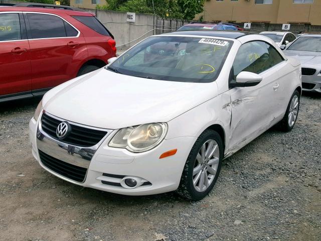 WVWBW7AH5BV002529 - 2011 VOLKSWAGEN EOS KOMFOR WHITE photo 2