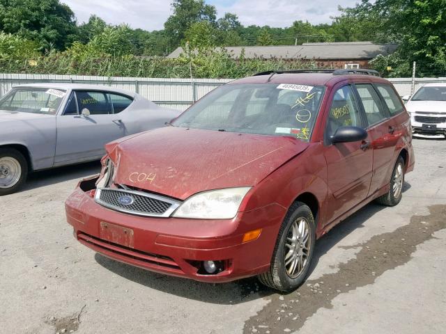 1FAFP36N25W143777 - 2005 FORD FOCUS ZXW RED photo 2
