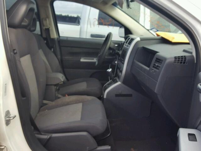 1J8FT47068D691885 - 2008 JEEP COMPASS SP თეთრი ფოტო 5