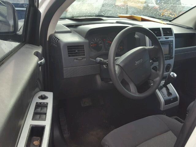 1J8FT47068D691885 - 2008 JEEP COMPASS SP თეთრი ფოტო 9