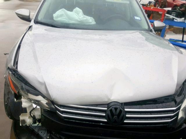 1VWBH7A34CC098761 - 2012 VOLKSWAGEN PASSAT SE SILVER photo 7