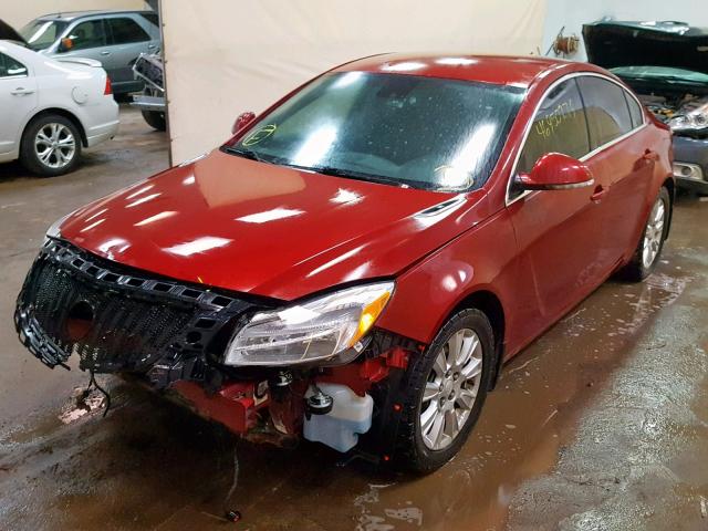 2G4GR5ERXC9208269 - 2012 BUICK REGAL RED photo 2