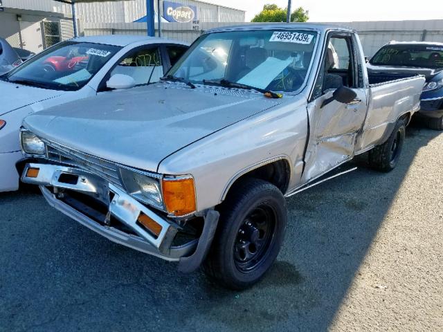 JT4RN55S8F0143304 - 1985 TOYOTA PICKUP 1/2 SILVER photo 2