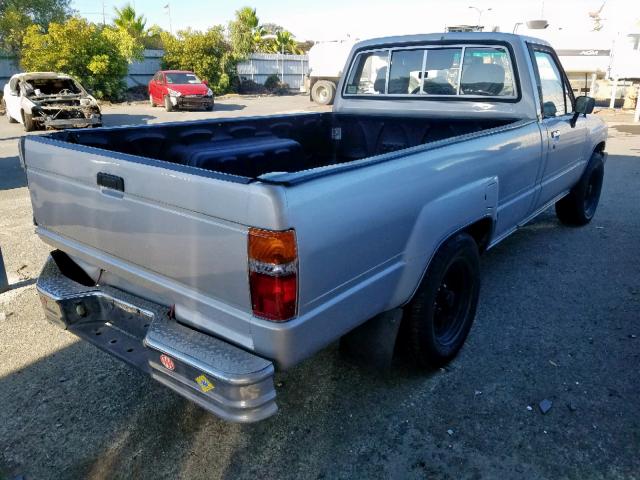 JT4RN55S8F0143304 - 1985 TOYOTA PICKUP 1/2 SILVER photo 4