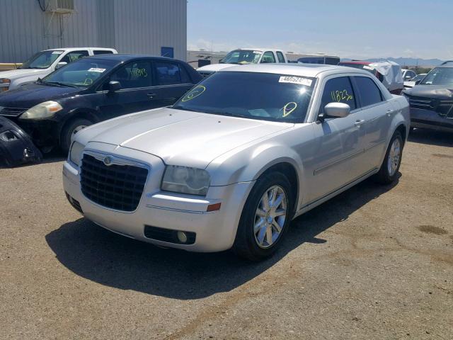 2C3KA53GX7H868478 - 2007 CHRYSLER 300 TOURIN SILVER photo 2