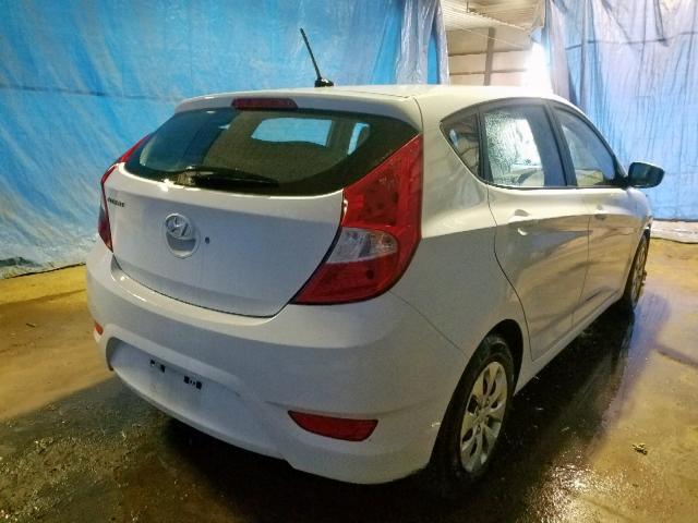 KMHCT5AE6HU338918 - 2017 HYUNDAI ACCENT SE WHITE photo 4