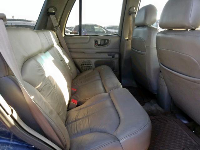 1GNDT13W112105755 - 2001 CHEVROLET BLAZER BLUE photo 6