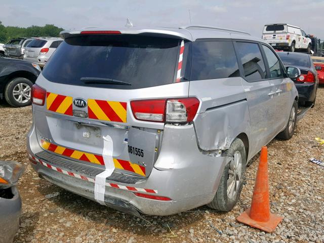 KNDMB5C13F6061555 - 2015 KIA SEDONA LX SILVER photo 4