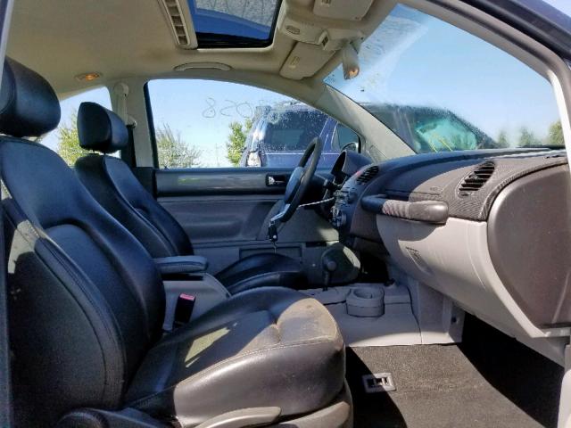 3VWCK31C65M412684 - 2005 VOLKSWAGEN NEW BEETLE ნაცრისფერი ფოტო 5