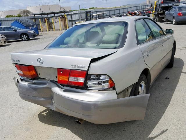 JT8BF28G7W0134600 - 1998 LEXUS ES 300 SILVER photo 4