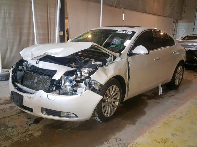 2G4GT5GV1C9176730 - 2012 BUICK REGAL PREM WHITE photo 2