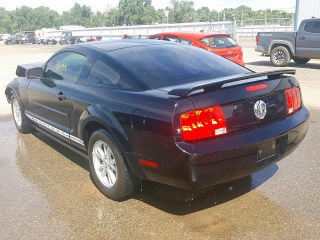 1ZVFT80N855173896 - 2005 FORD MUSTANG BLACK photo 3