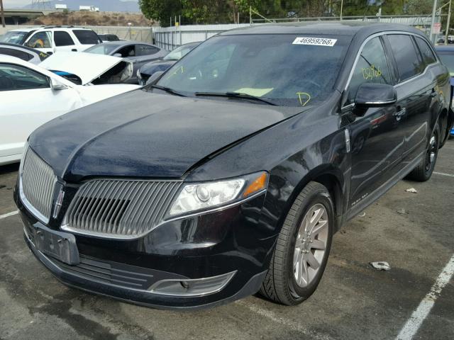 2LMHJ5NKXGBL00130 - 2016 LINCOLN MKT BLACK photo 2