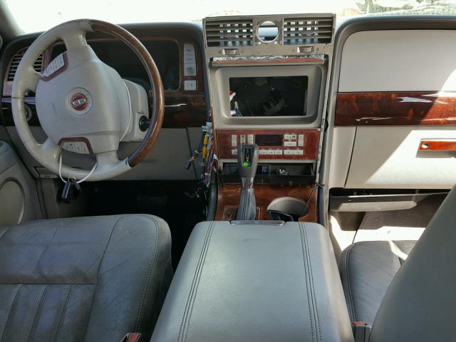 5LMFU27R64LJ05427 - 2004 LINCOLN NAVIGATOR BLACK photo 9