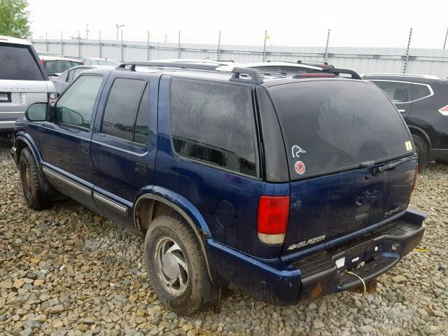 1GNDT13WXY2387842 - 2000 CHEVROLET BLAZER BLUE photo 3