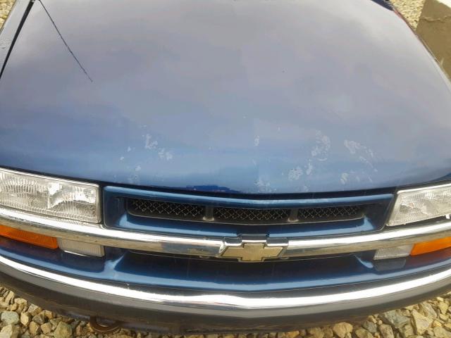 1GNDT13WXY2387842 - 2000 CHEVROLET BLAZER BLUE photo 7