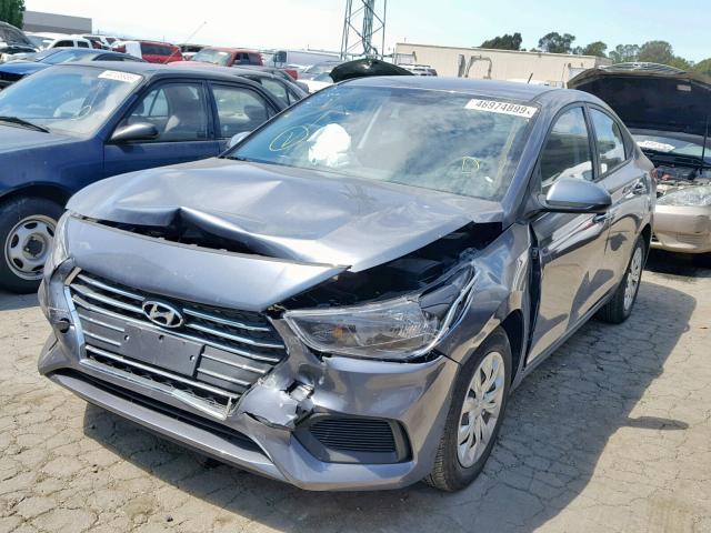 3KPC24A37KE086943 - 2019 HYUNDAI ACCENT SE GRAY photo 2