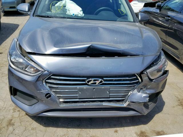 3KPC24A37KE086943 - 2019 HYUNDAI ACCENT SE GRAY photo 9