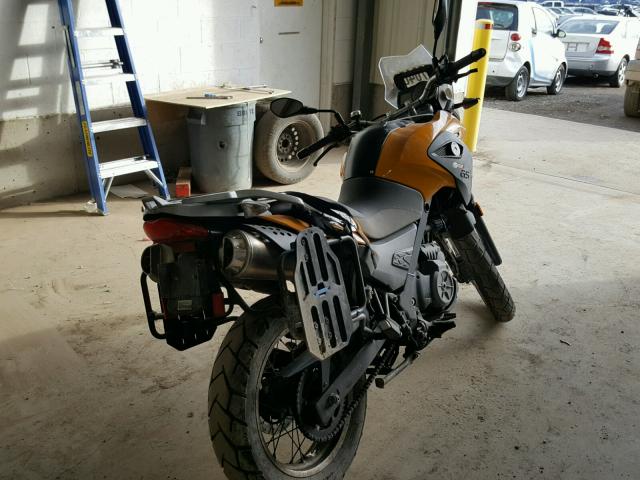 WB1018805DZZ10371 - 2013 BMW G650 GS YELLOW photo 4