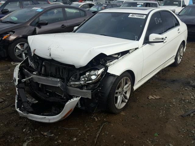 WDDGF8AB8EG183096 - 2014 MERCEDES-BENZ C 300 4MAT WHITE photo 2