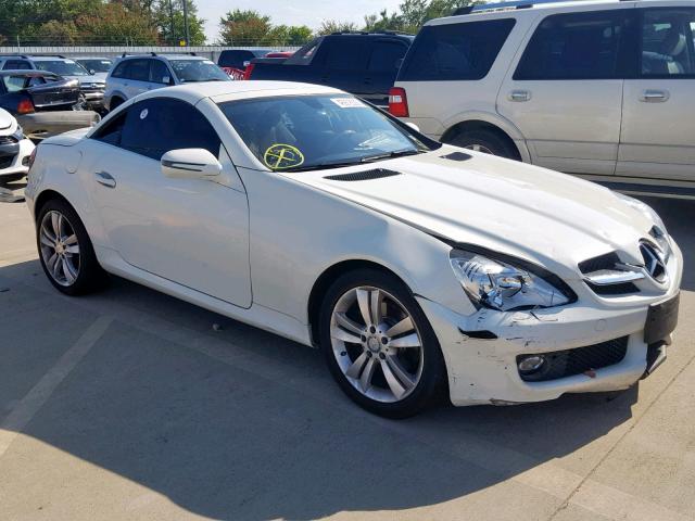 WDBWK5EA6AF227029 - 2010 MERCEDES-BENZ SLK 300 WHITE photo 1