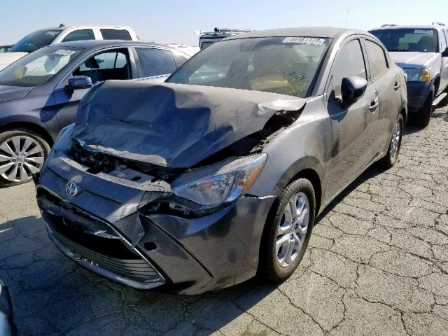 3MYDLBZV4GY134837 - 2016 TOYOTA SCION IA GRAY photo 2