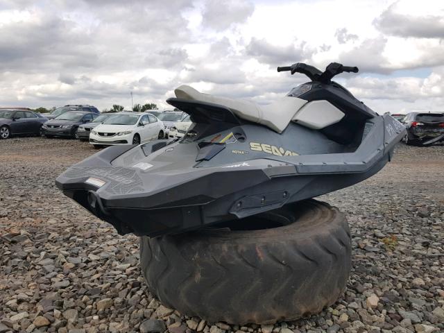 CAYDV05458J314 - 2014 BOMBARDIER SEADOO GRAY photo 4