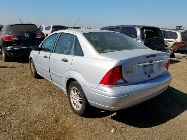 1FAFP3838YW328612 - 2000 FORD FOCUS ZTS SILVER photo 3