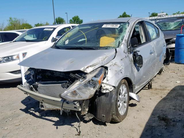 3N1CN7APXHL894707 - 2017 NISSAN VERSA S SILVER photo 2