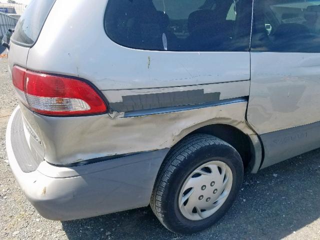 4T3ZF19C52U500386 - 2002 TOYOTA SIENNA CE SILVER photo 9