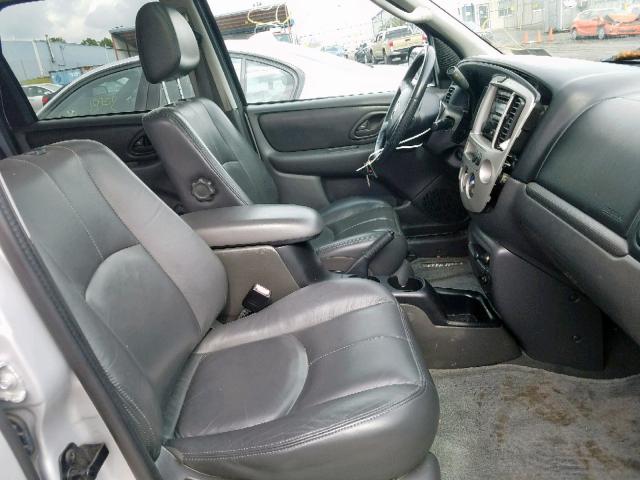 4F2CZ96124KM06427 - 2004 MAZDA TRIBUTE ES 银色 照片 5