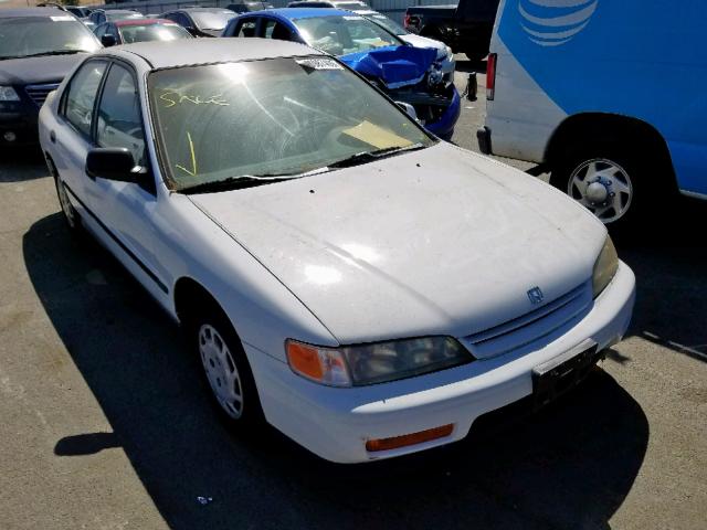 1HGCD5623RA135215 - 1994 HONDA ACCORD DX WHITE photo 1