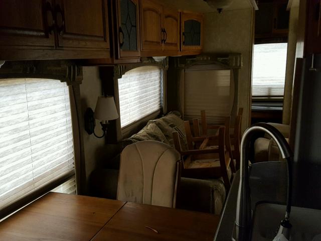 5ZT3BK2B5AA301522 - 2010 COACH BROOKSTONE WHITE photo 7