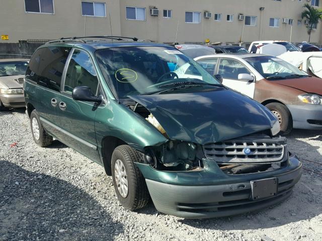 2P4FP2535WR695560 - 1998 PLYMOUTH VOYAGER GREEN photo 1