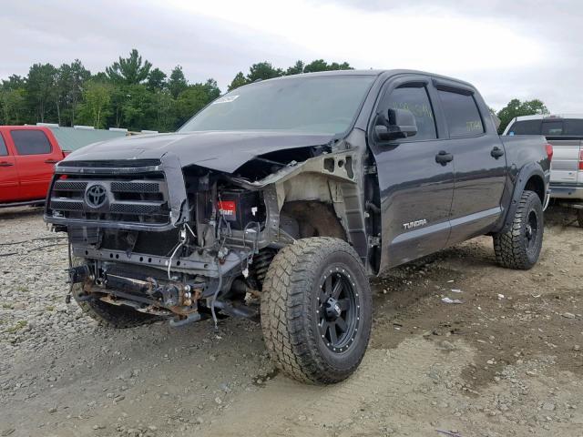 5TFDY5F16CX237465 - 2012 TOYOTA TUNDRA CRE GRAY photo 2