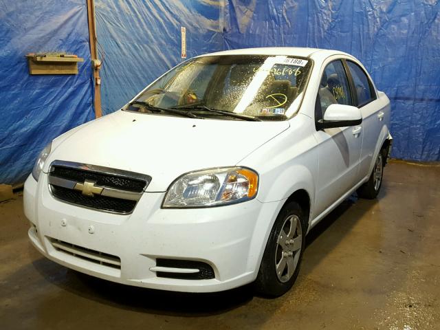 KL1TD5DE0BB148989 - 2011 CHEVROLET AVEO LS WHITE photo 2