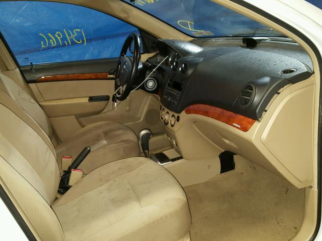 KL1TD5DE0BB148989 - 2011 CHEVROLET AVEO LS WHITE photo 5