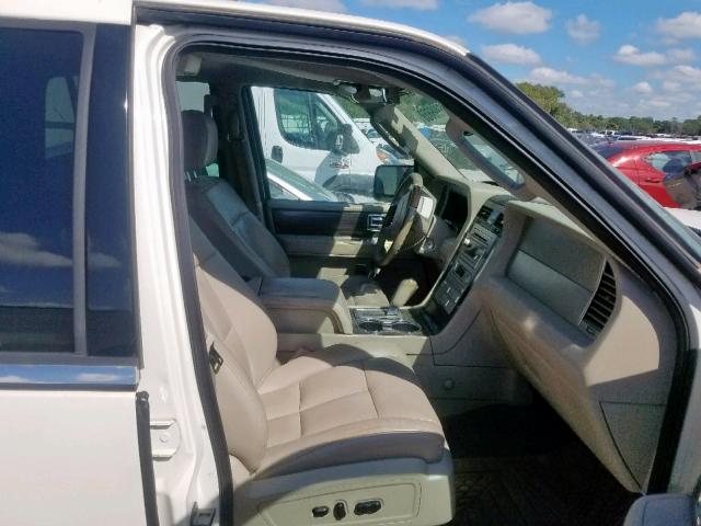 5LMFL28527LJ09798 - 2007 LINCOLN NAVIGATOR WHITE photo 5