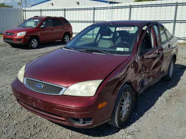 1FAFP34N66W107529 - 2006 FORD FOCUS ZX4 MAROON photo 2