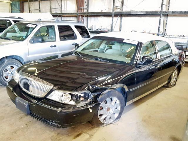 1LNHM83W73Y613451 - 2003 LINCOLN TOWN CAR C BLACK photo 2