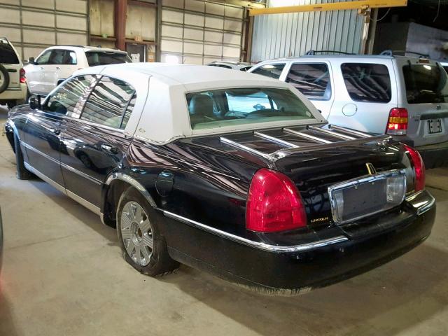 1LNHM83W73Y613451 - 2003 LINCOLN TOWN CAR C BLACK photo 3