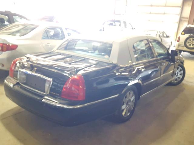 1LNHM83W73Y613451 - 2003 LINCOLN TOWN CAR C BLACK photo 4